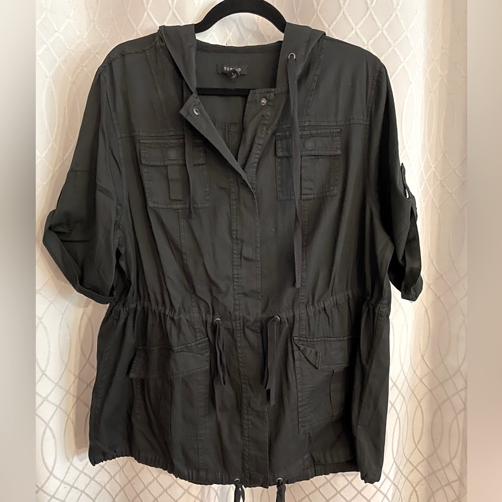 Torrid short sleeve cargo jacket with hood 2 small, 2 large front pockets SZ 0